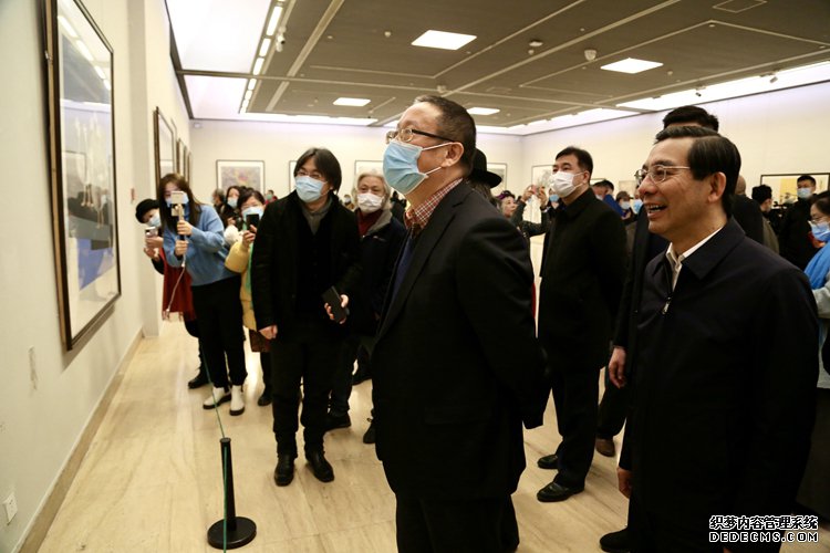 全国政协副主席、民革中央常务副主席郑建邦等领导同志参观展览.jpg